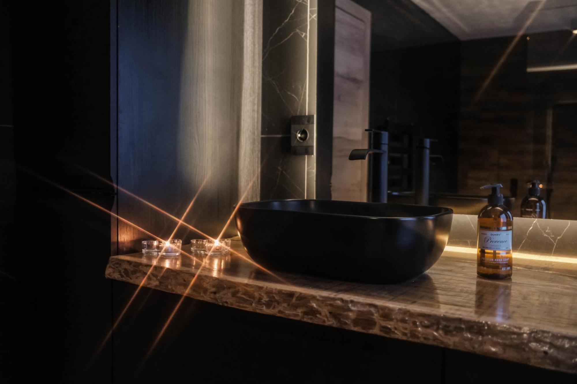 Botnahlid Villa, Mountain And Town Views And Outdoor Sauna Seyðisfjörður المظهر الخارجي الصورة